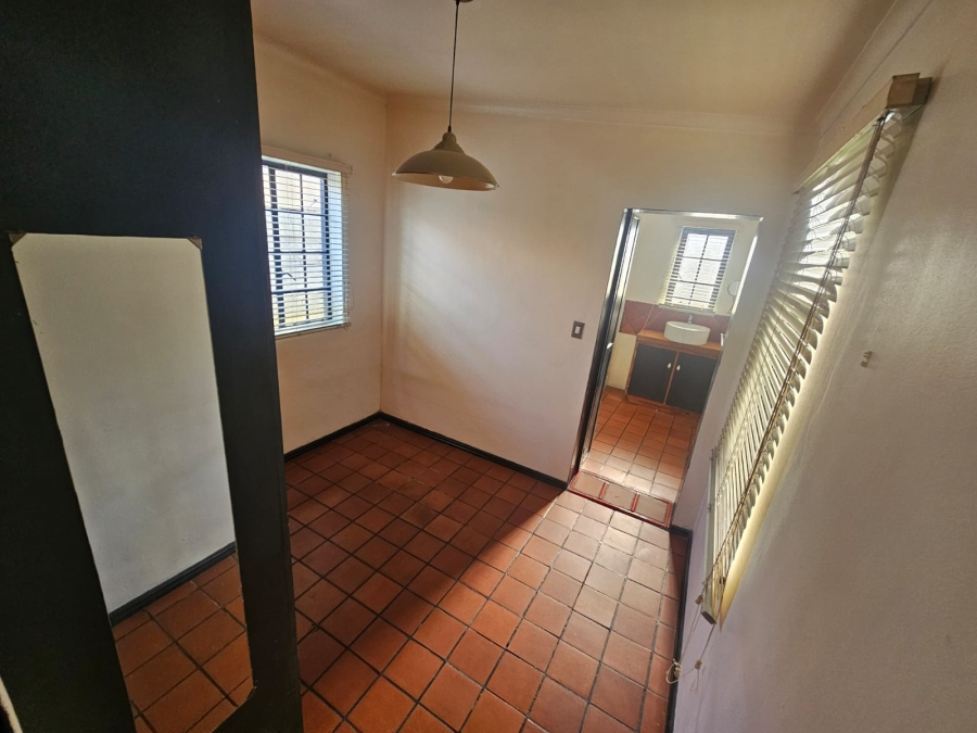 To Let 1 Bedroom Property for Rent in Oakdale Western Cape